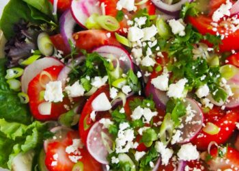 Baby Greens Salad with Strawberries & Goats Cheese